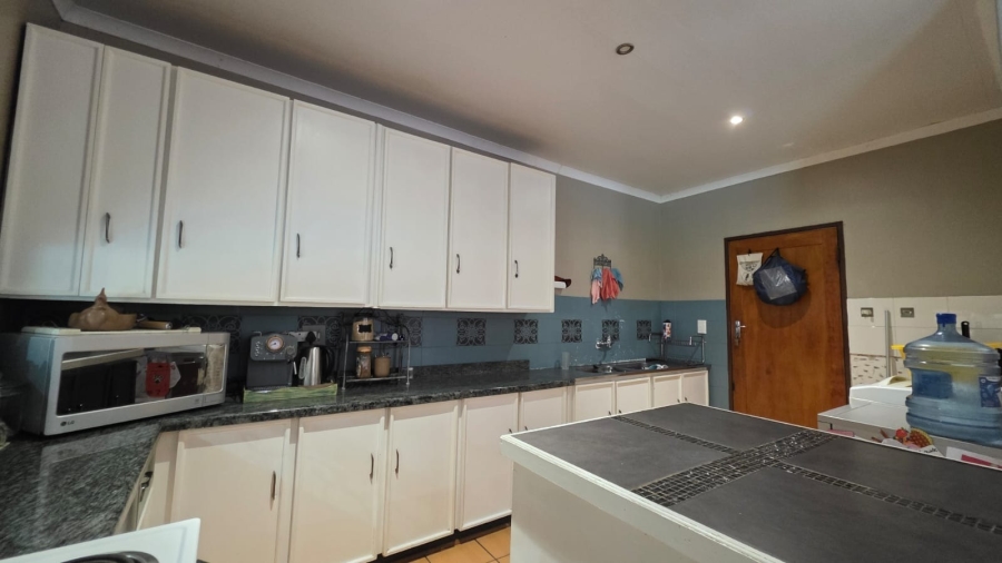 3 Bedroom Property for Sale in La Hoff North West